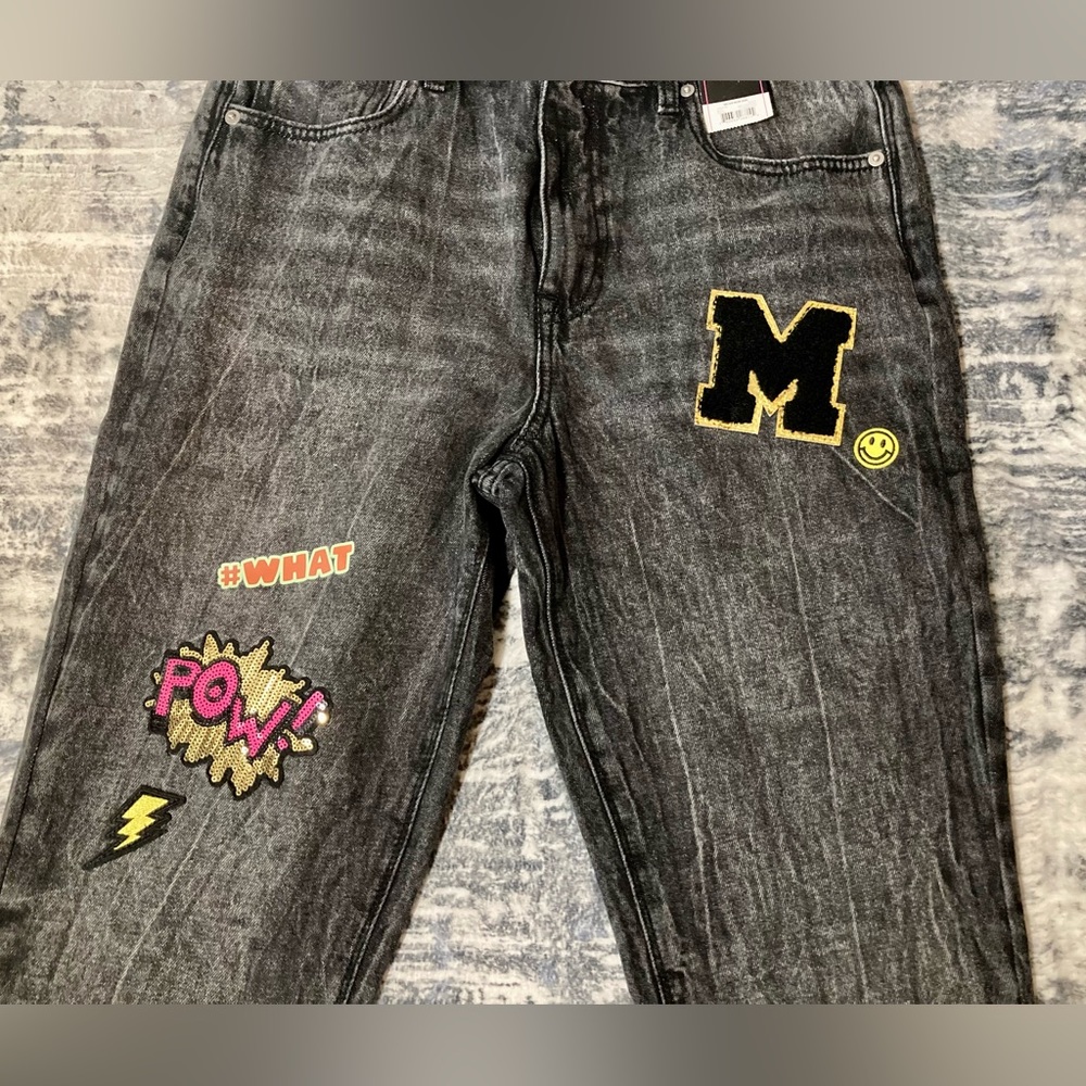 No Boundaries Juniors Super High Rise Mom Jeans - Picture 3 of 8